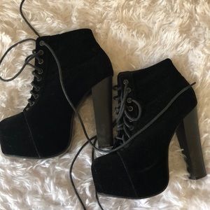 In great condition boot heels